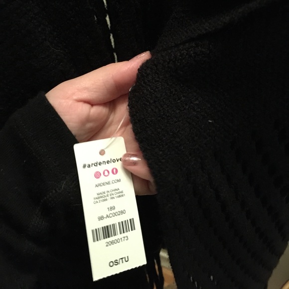 Poncho. - Picture 2 of 3